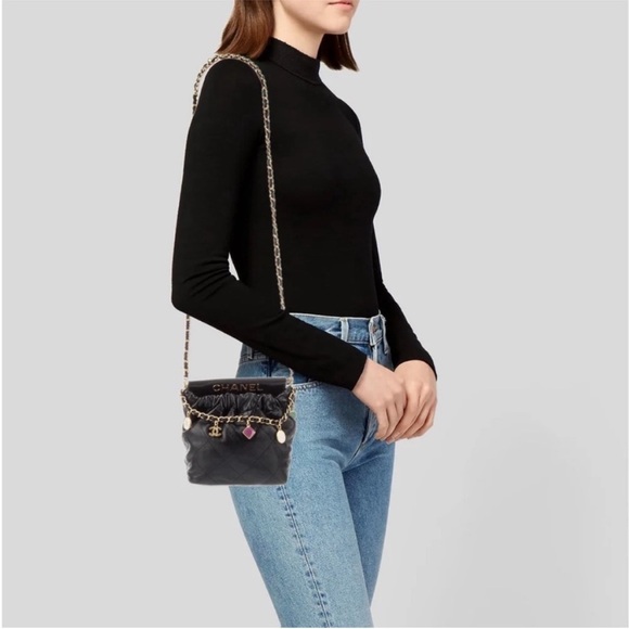 Chanel Vip Black Quilted Leather Chain Bag - Picture 12 of 16